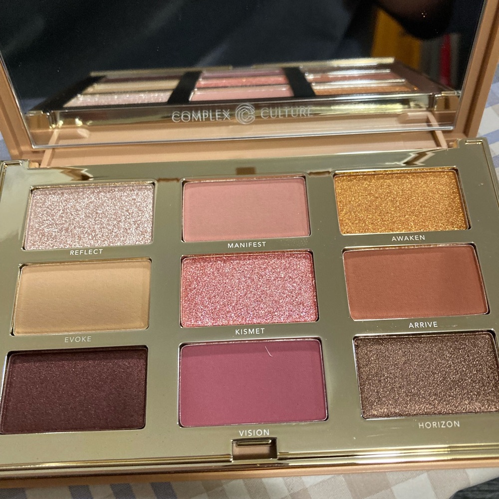 Complex culture palette